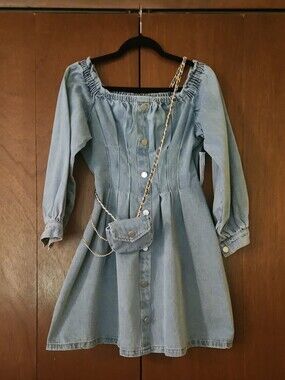 VENUS Light Blue Denim Button-Front Dress W/ Matching Denim Pouch W/ Gold Chain